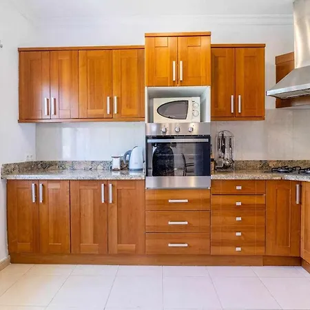 Inftour La Fustera A بينيسا