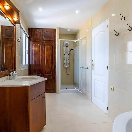 Inftour La Fustera A فندق 4*